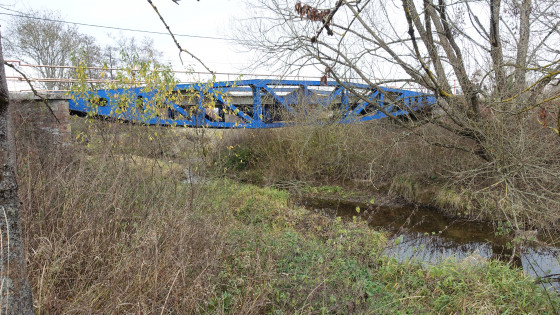 Pont de type Arromanches sur la rivière Saint-Nicolas