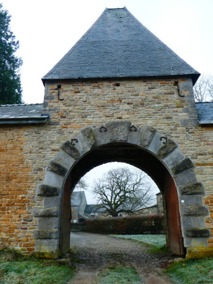 Porche du Château d'Évrehailles