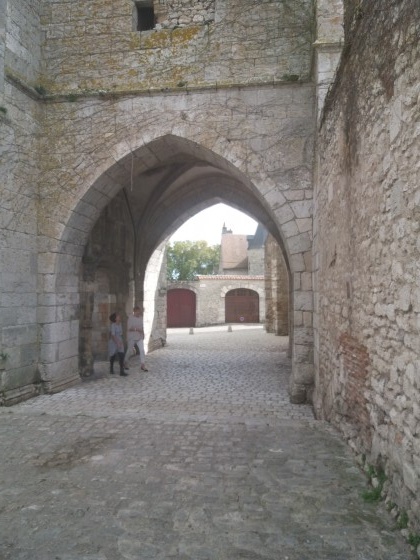 Porche du clocher Saint Firmin, à Beaugency