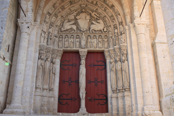Portail de St Loup de Naud