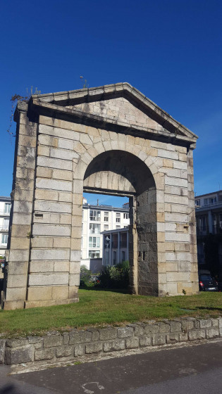 Porte de la Caserne Guépin