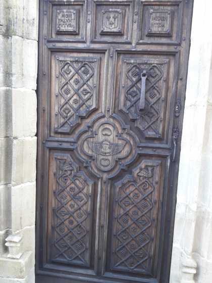 porte sculptée