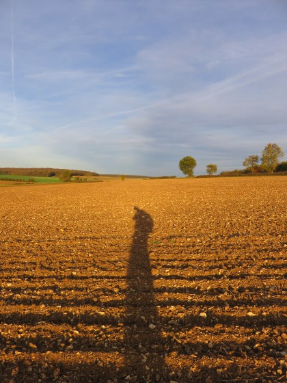Randonneur en campagne berrichonne