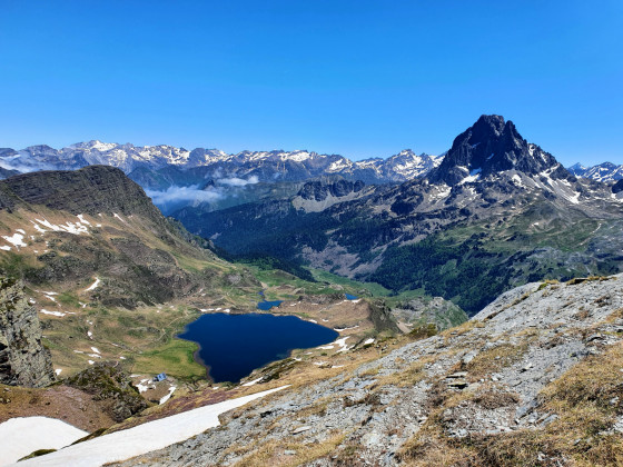 Refuge d'Ayous, Lac Gentau et Pic du Midi d'Ossau depuis le Pic de Larry