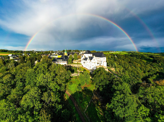 Regenbogen über Stadt und Schloss Wolkenstein