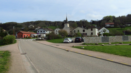 A Faire De Rehaupal Aux Roches De La Moulure Et Cascades De Tendon a-faire-de-rehaupal-aux-roches-de-la-moulure-et-cascades-de-tendon