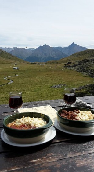 Repas pris au Refuge du Fond d\'Aussois
