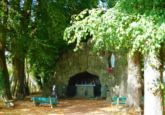 Reproduction de la Grotte de Lourdes