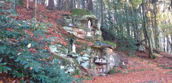 Reproduction de la grotte de Lourdes