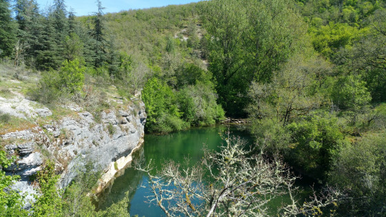 Résurgence de l\'Alzou à Cabouy