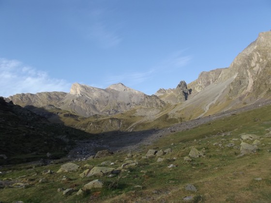 Rive droite Neste de Badet vers le haut de la vallée