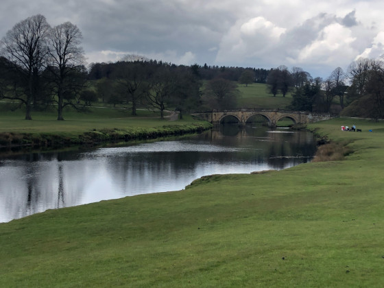 Vue sur la rivi&egrave;re