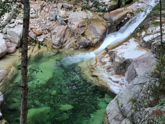 Rivi&egrave;re, vasques et cascades