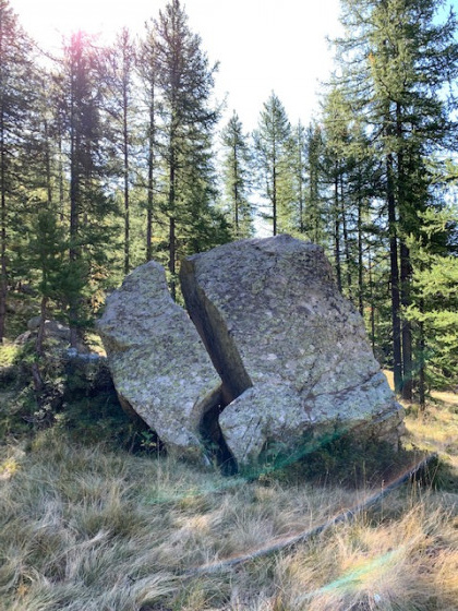 Roche bris&eacute;e