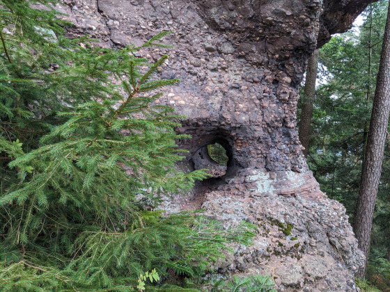 Roche de la Pierre Percée
