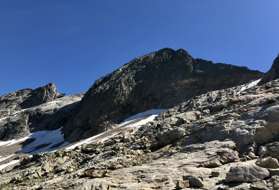 Roches moutonnées sous la pointe de Malhaubert