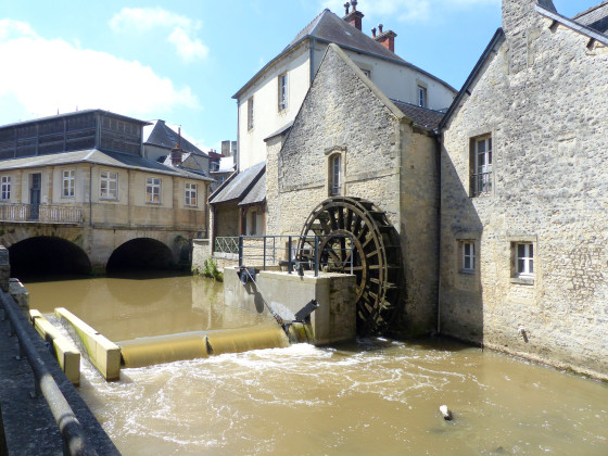 Roue à Aube située derrière l'office de tourisme