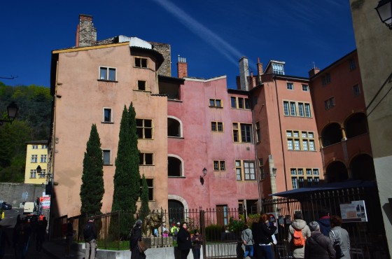 Rue de la Bombarde , très belles maisons style Renaissance