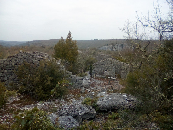 Ruines au dessus des falaises de La Ligne