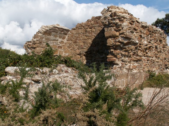 Ruines de l\'ancien Fortde Belon