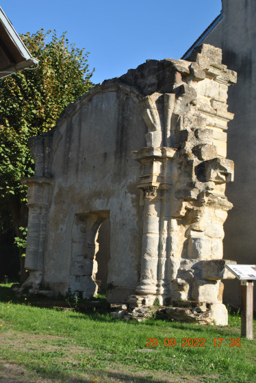 Ruines de la vieille église de Génicourt