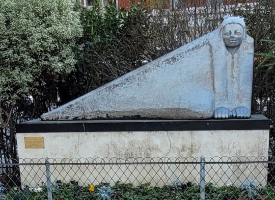 Sculpture \