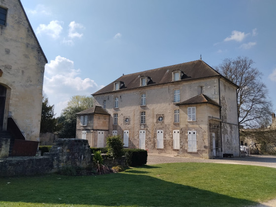 Senlis- Parc du château royal: le musée de la Vénerie