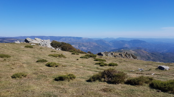 Sentier de crête du serre de la Pierre Plantée