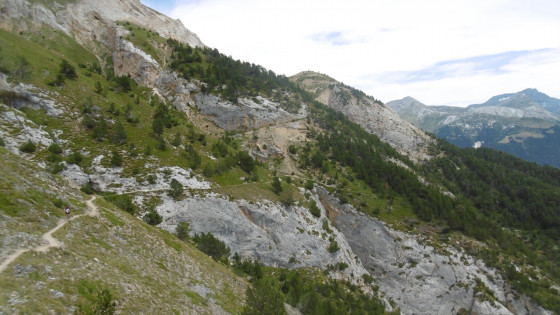 Sentier en bas du Roc des Corneilles