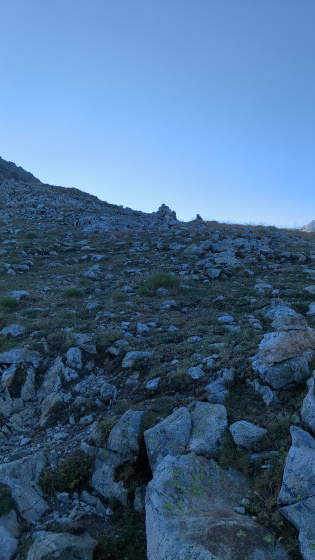 Sentier menant au col de la B&eacute;ranne