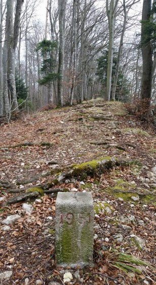 Sentier sur la crête