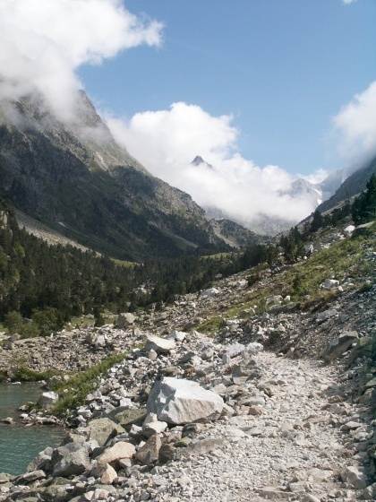 Sentier vers le refuge des Oulettes de Gaube