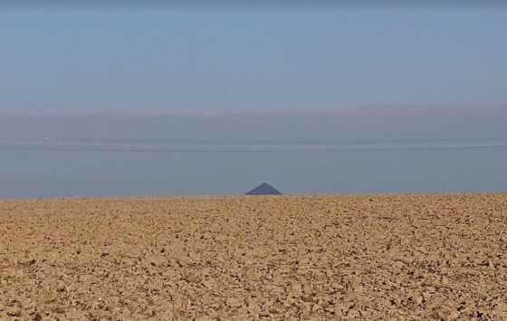 Seul à l'horizon: un terril