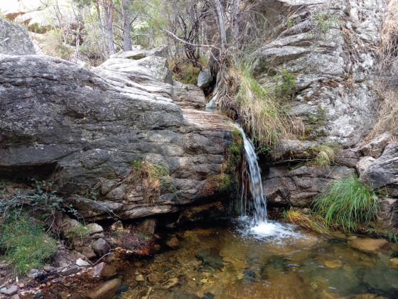 Small waterfall on the Aº de la Ventana