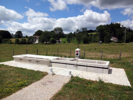 Sous Réaumont - La fontaine lavoir