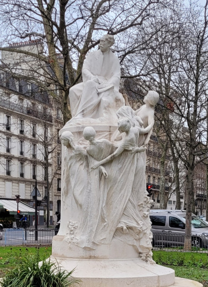 Statue d\'Alexandre Dumas fils - Place du Général Catroux