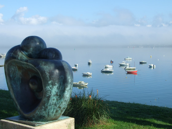 Statue sur fond de mer
