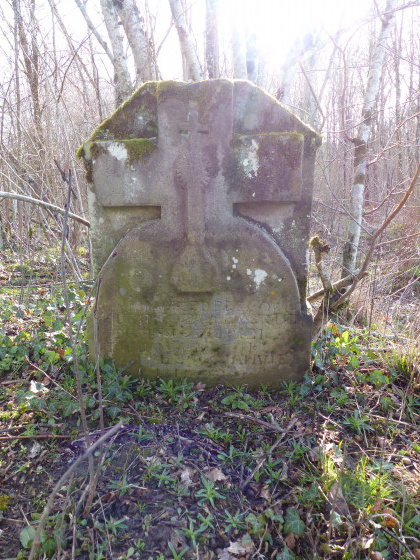 Stèle avec inscription à déchiffrer