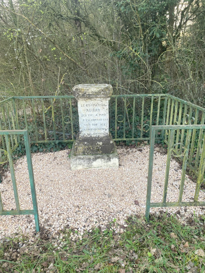 stèle du Capitaine Aubry
