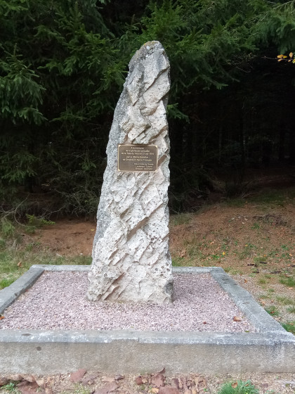 St&egrave;le en hommage aux Chasseurs Alpins Fran&ccedil;ais