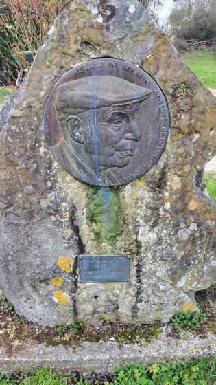 Stèle en mémoire d'Augustin Mémin