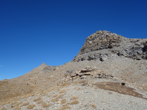 Sur la crête sous une antécime.