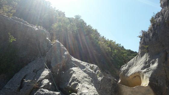 Sur le fil de l'arête rocheuse