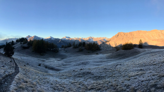 Sur le plateau sous l\'Aigulle Roge