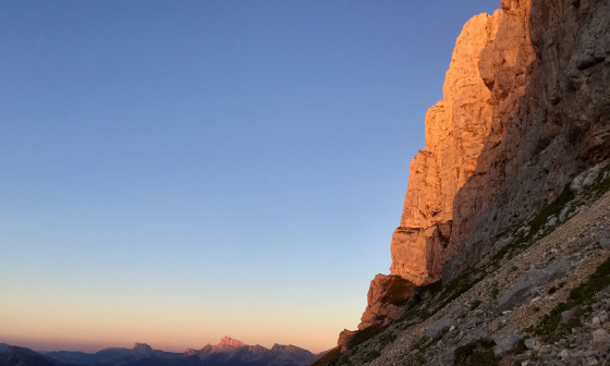 Sur le sangle montant au col des Deux Soeurs