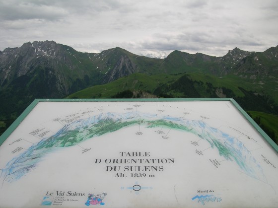 Table d\'orientation au sommet du Sulens