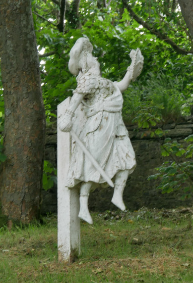 The figurehead tombstone