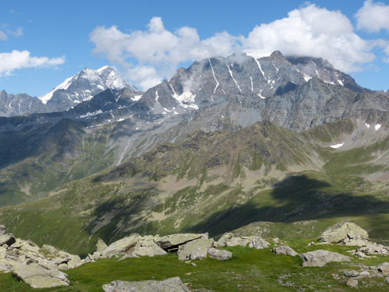 Le Grand Combin et le Mont Velan se d&eacute;voilent