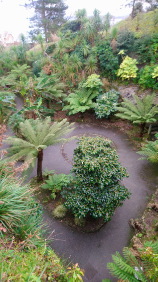 Le jardin en contrebas