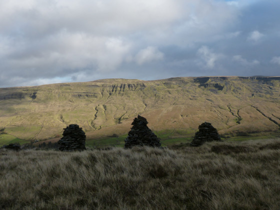 Three Cairns avec Mallerstang Edge
